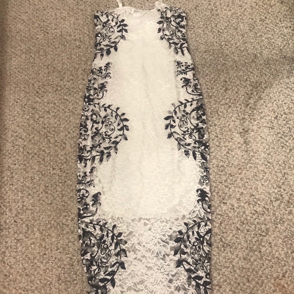 Dresses - Picture 5 of 8